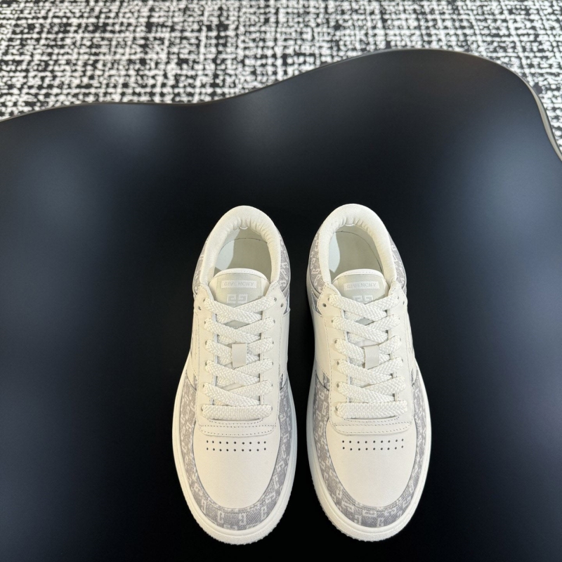 Givenchy Sneakers